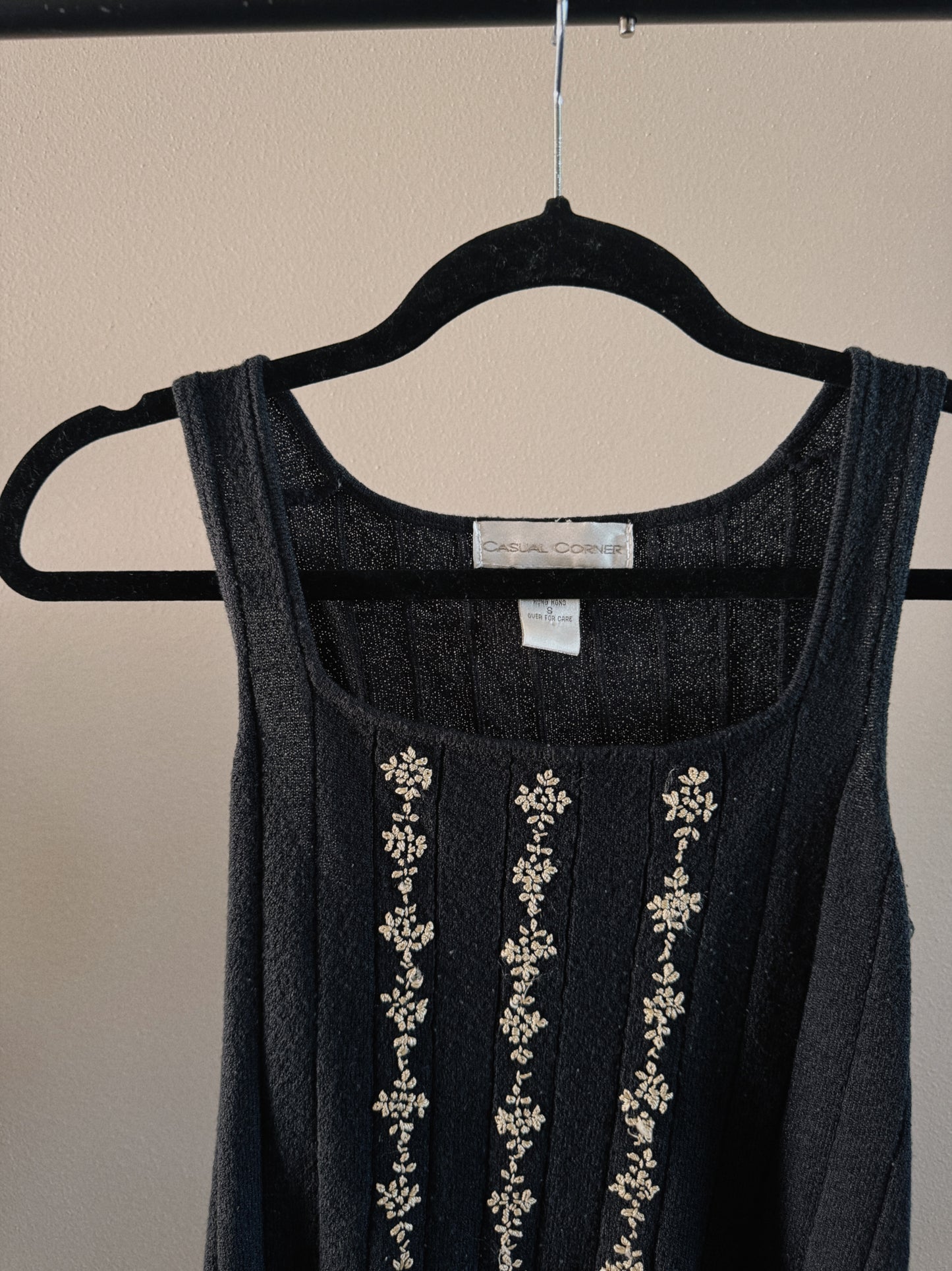 knit black tank top