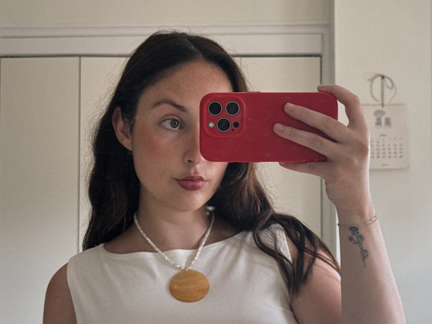 short mother of pearl beaded necklace