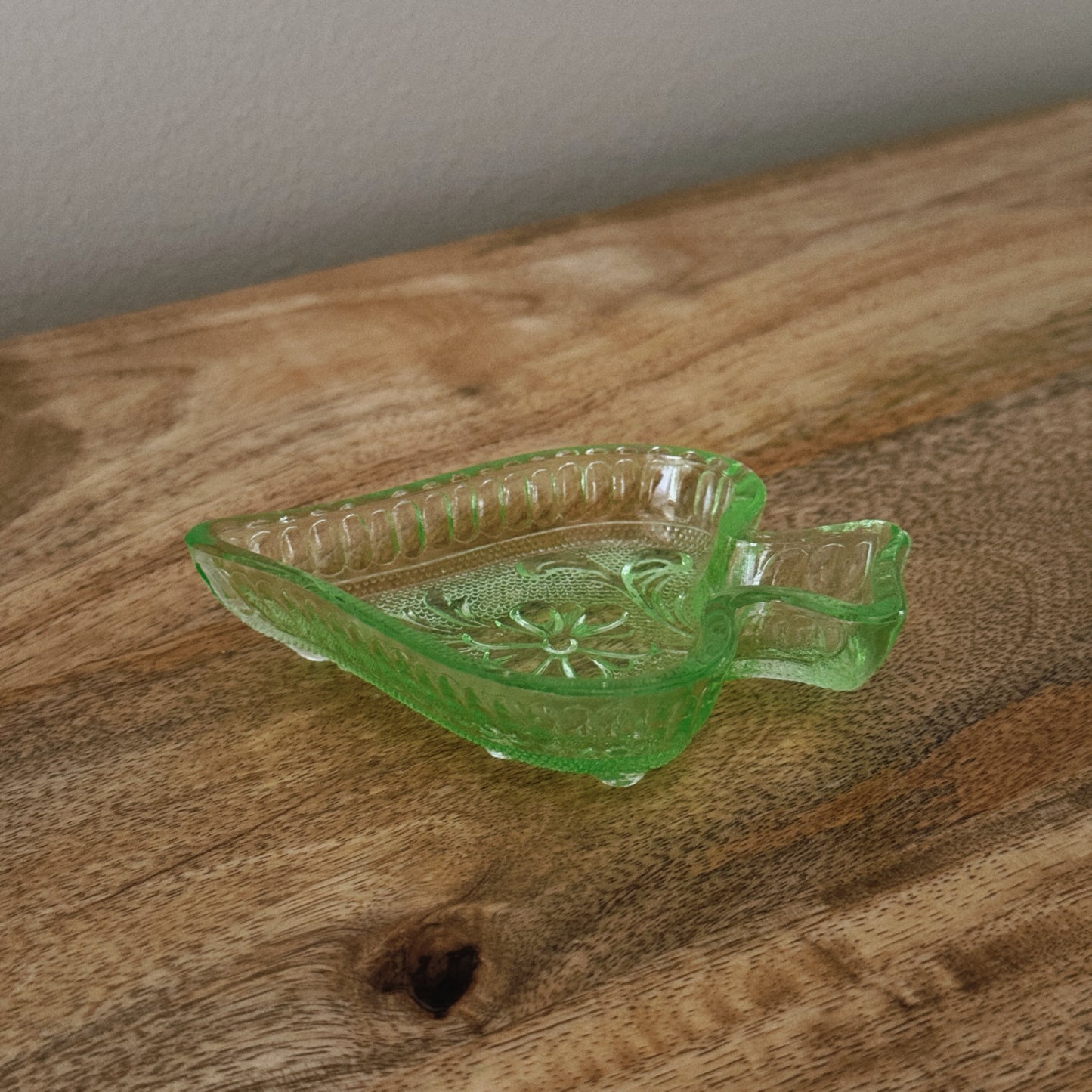 vintage green spade dish/ashtray