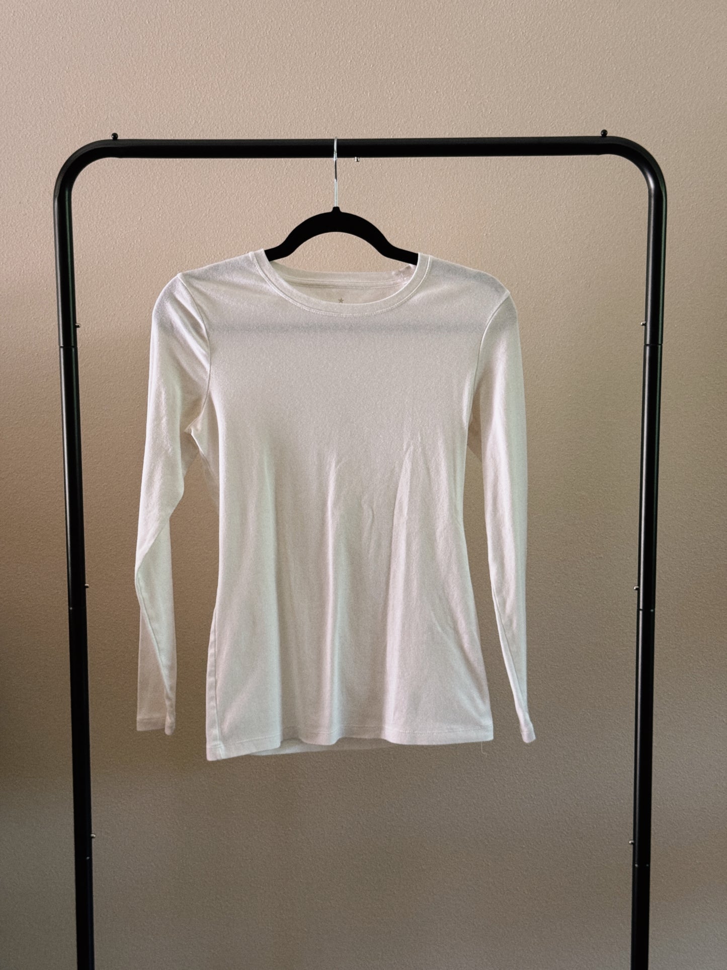 white long sleeve tee