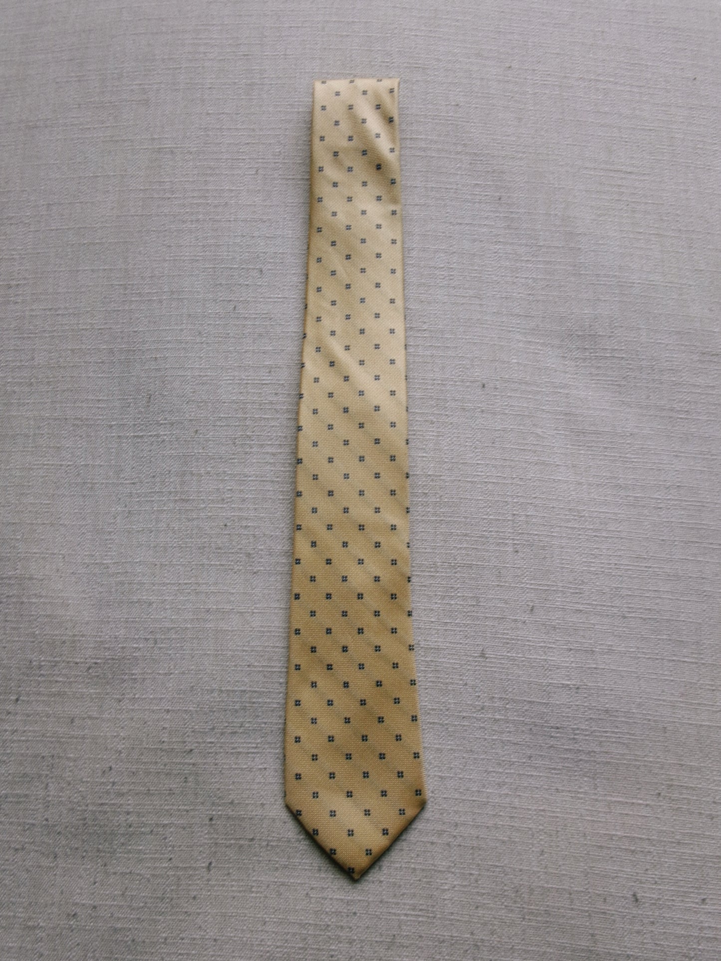 vintage yellow tie