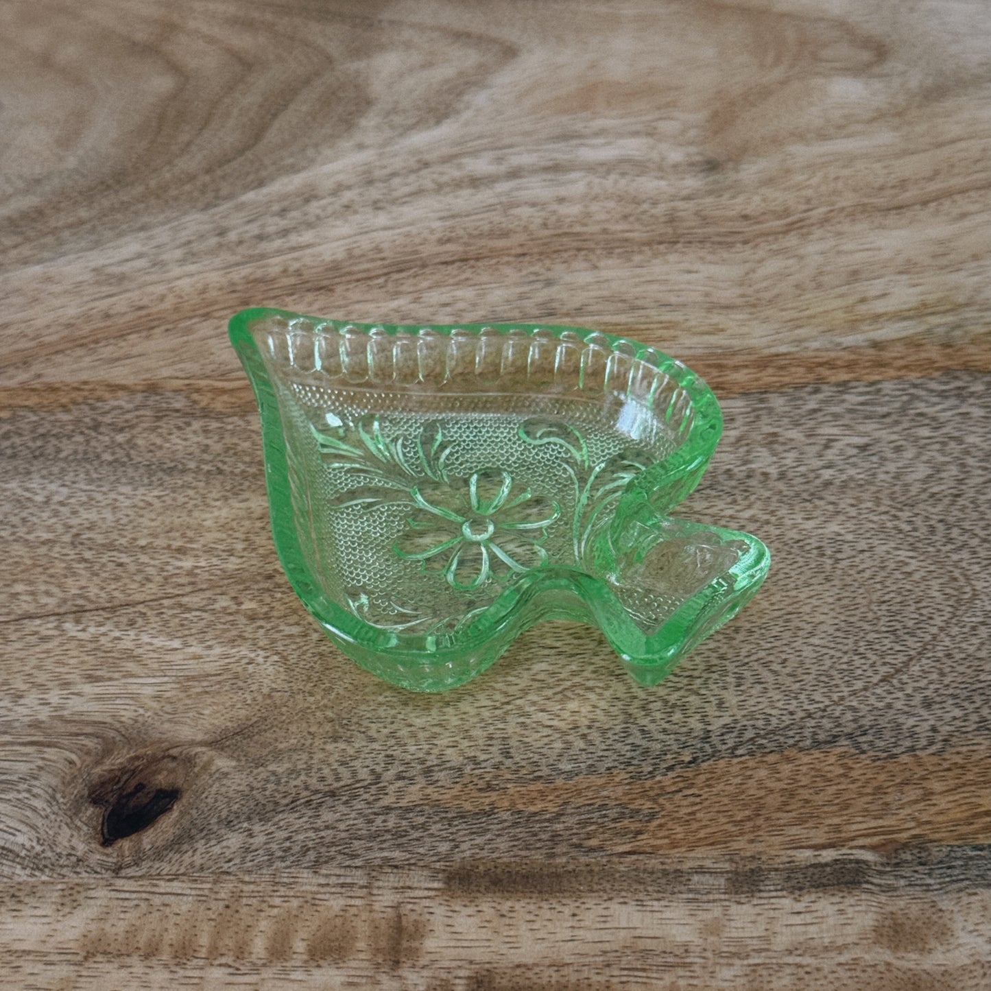vintage green spade dish/ashtray
