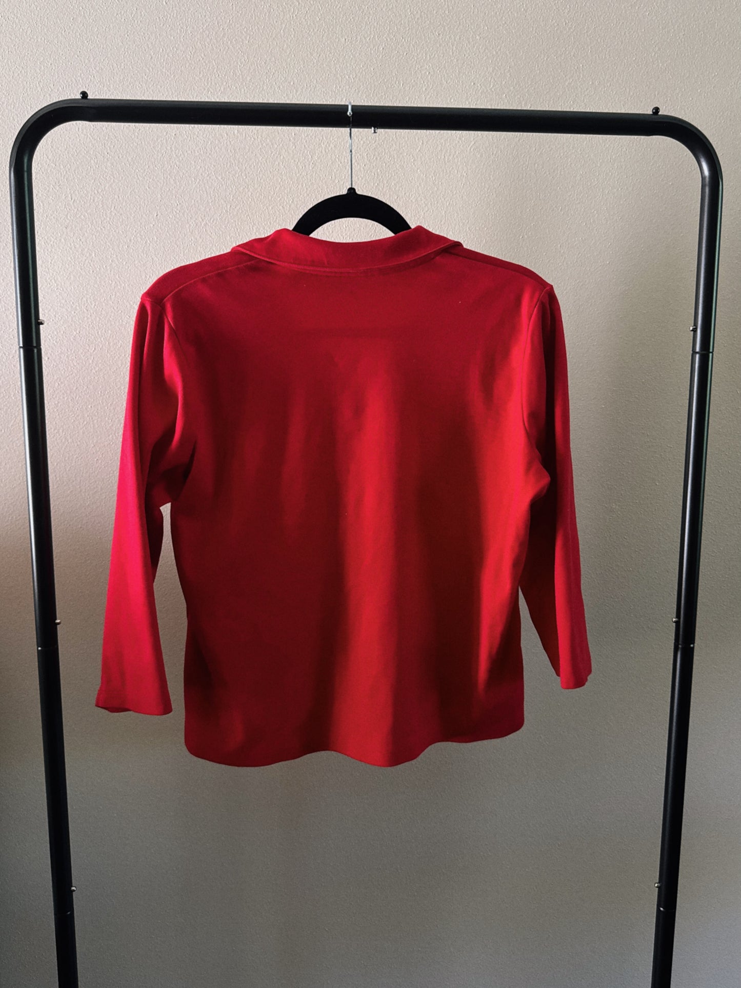 red quarter sleeve top