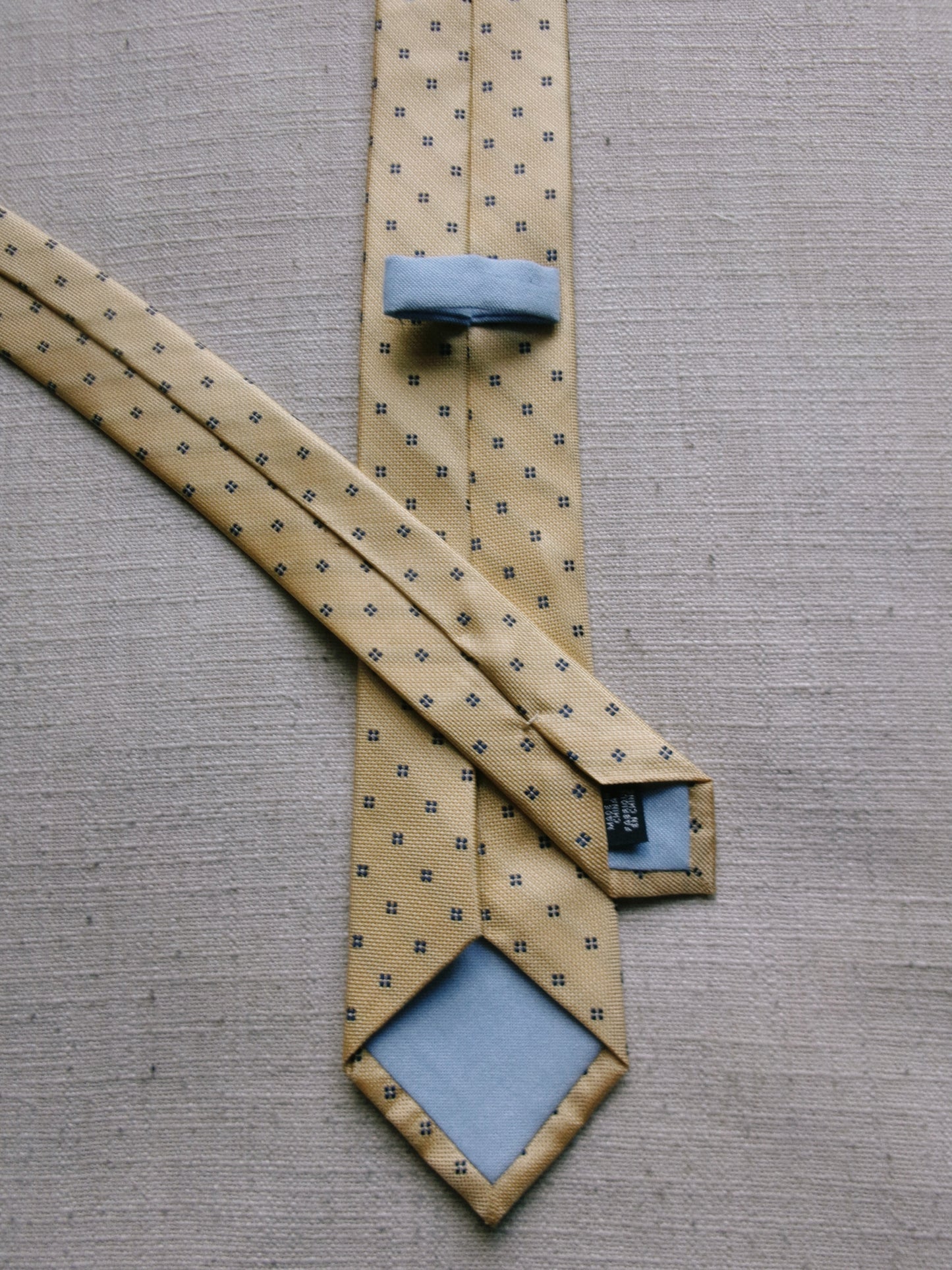 vintage yellow tie