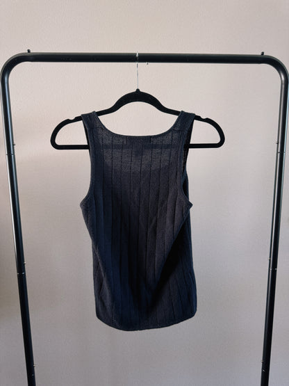 knit black tank top