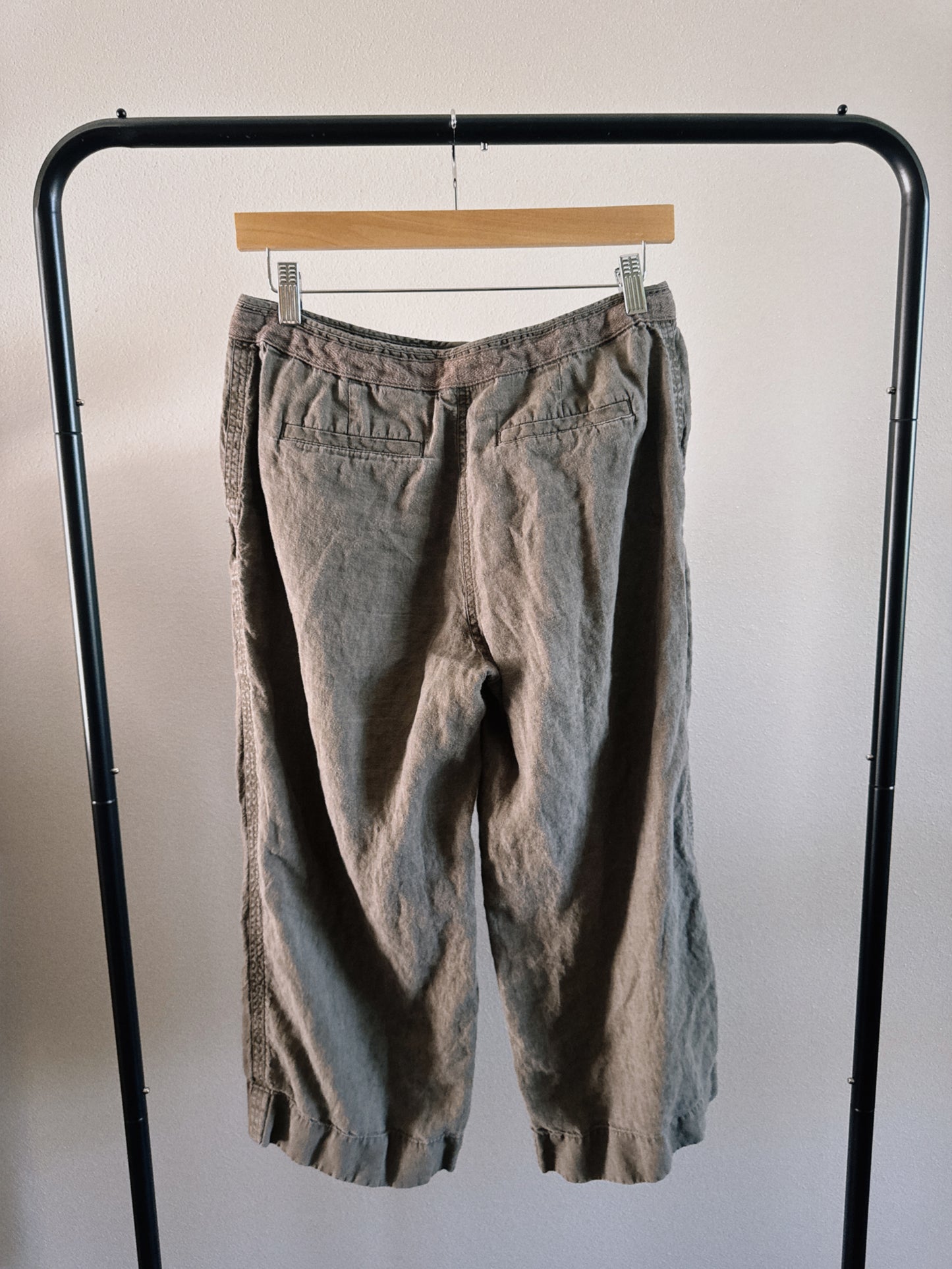 linen capri