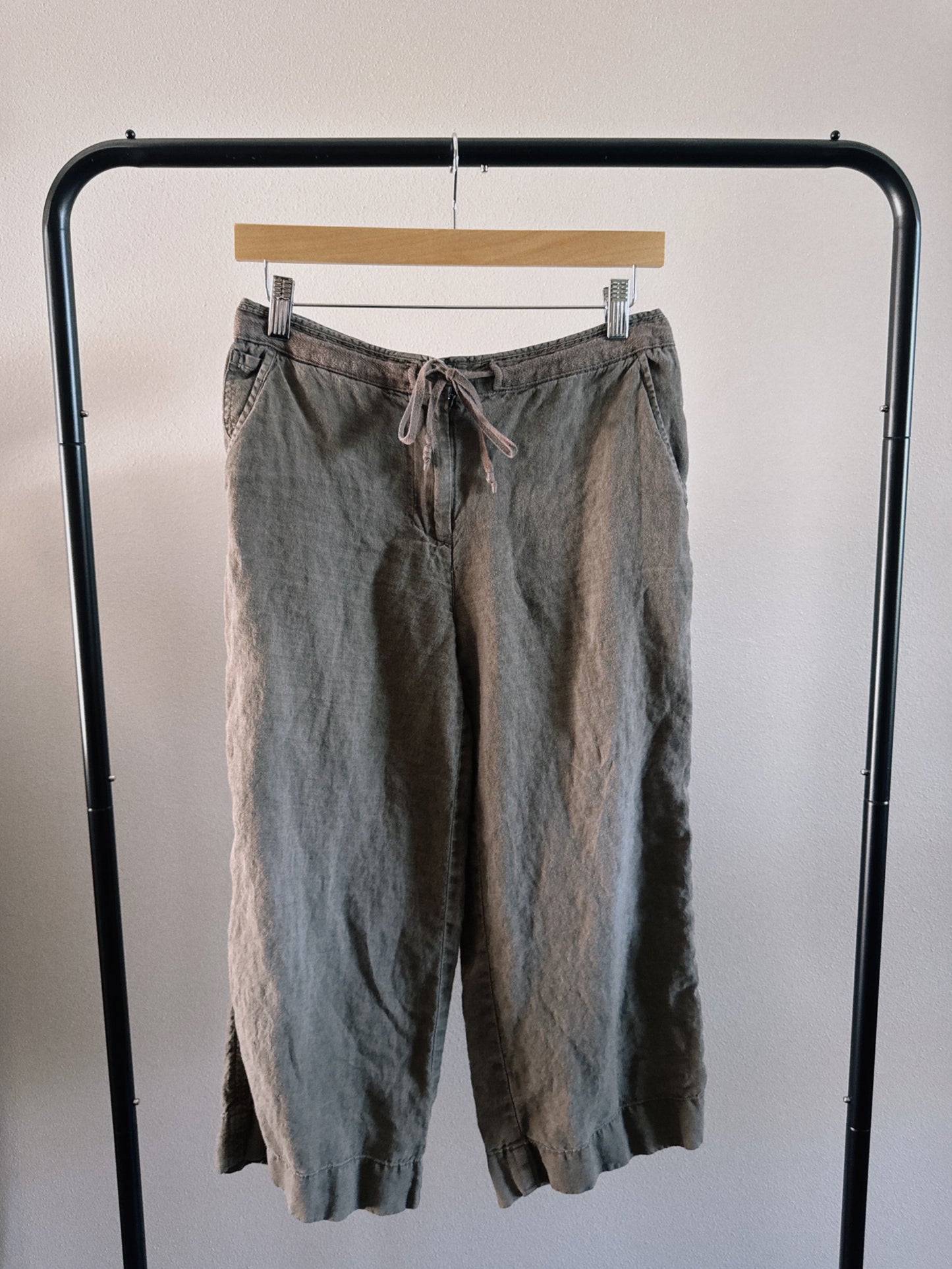linen capri