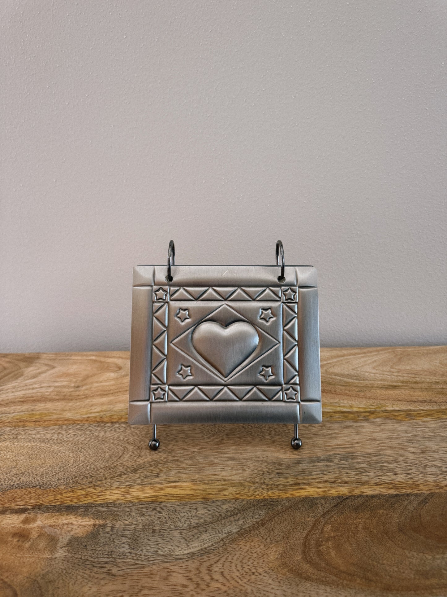 metal photo album stand