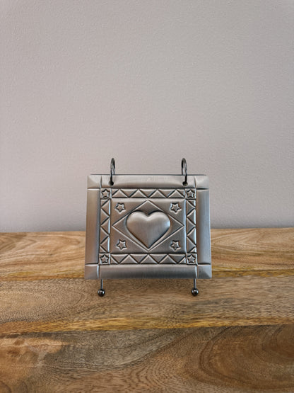 metal photo album stand