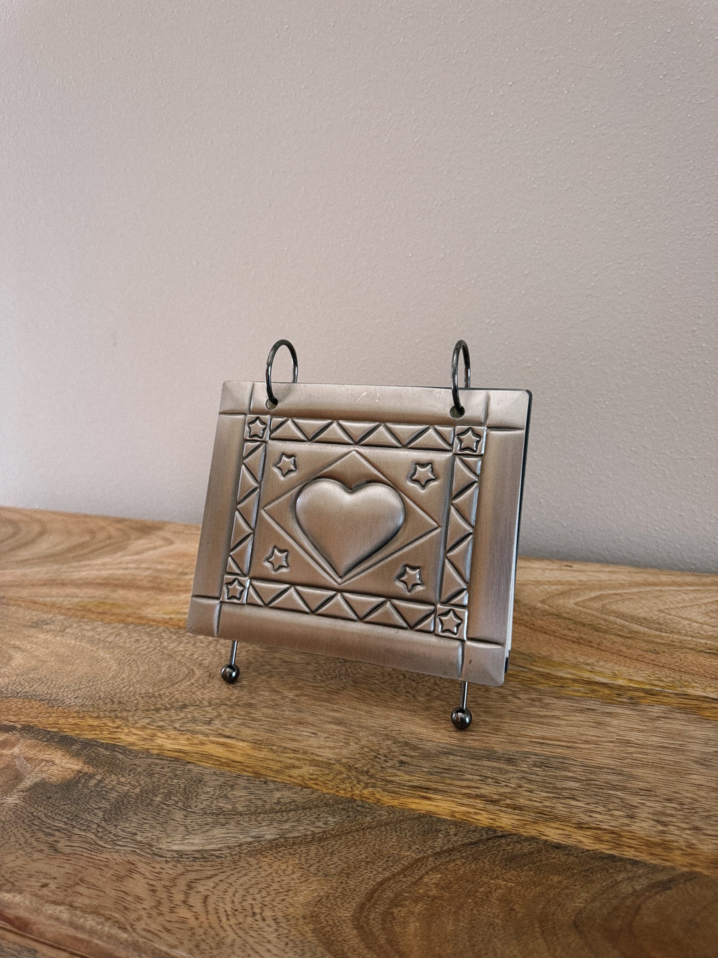 metal photo album stand