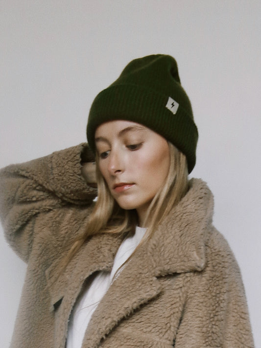 no rain bolt beanie in moss