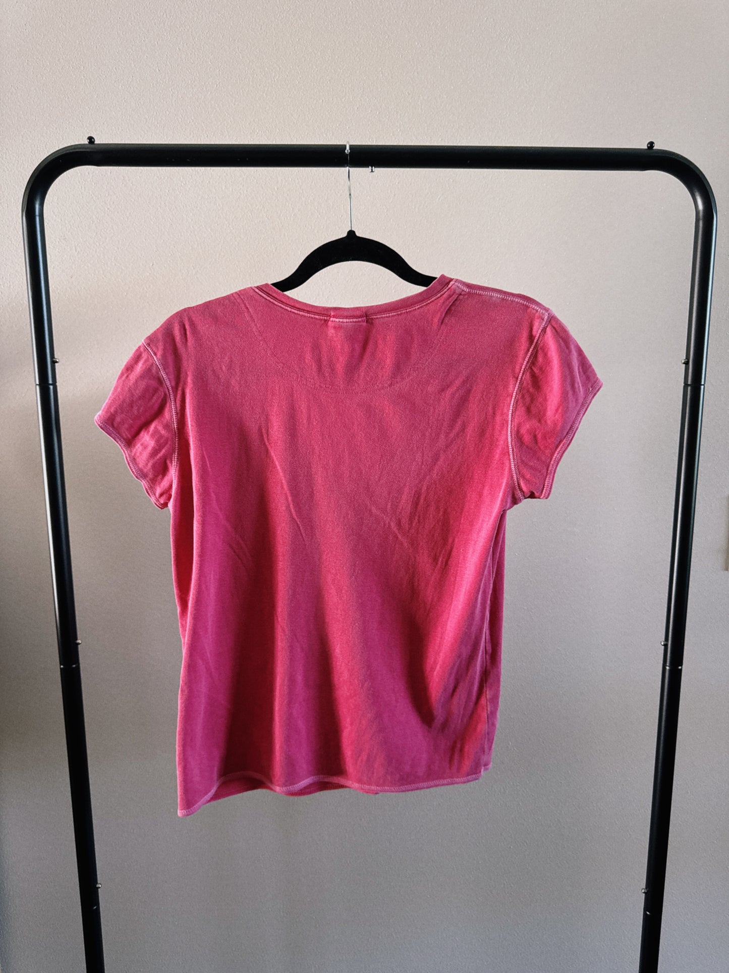 pink v neck tee