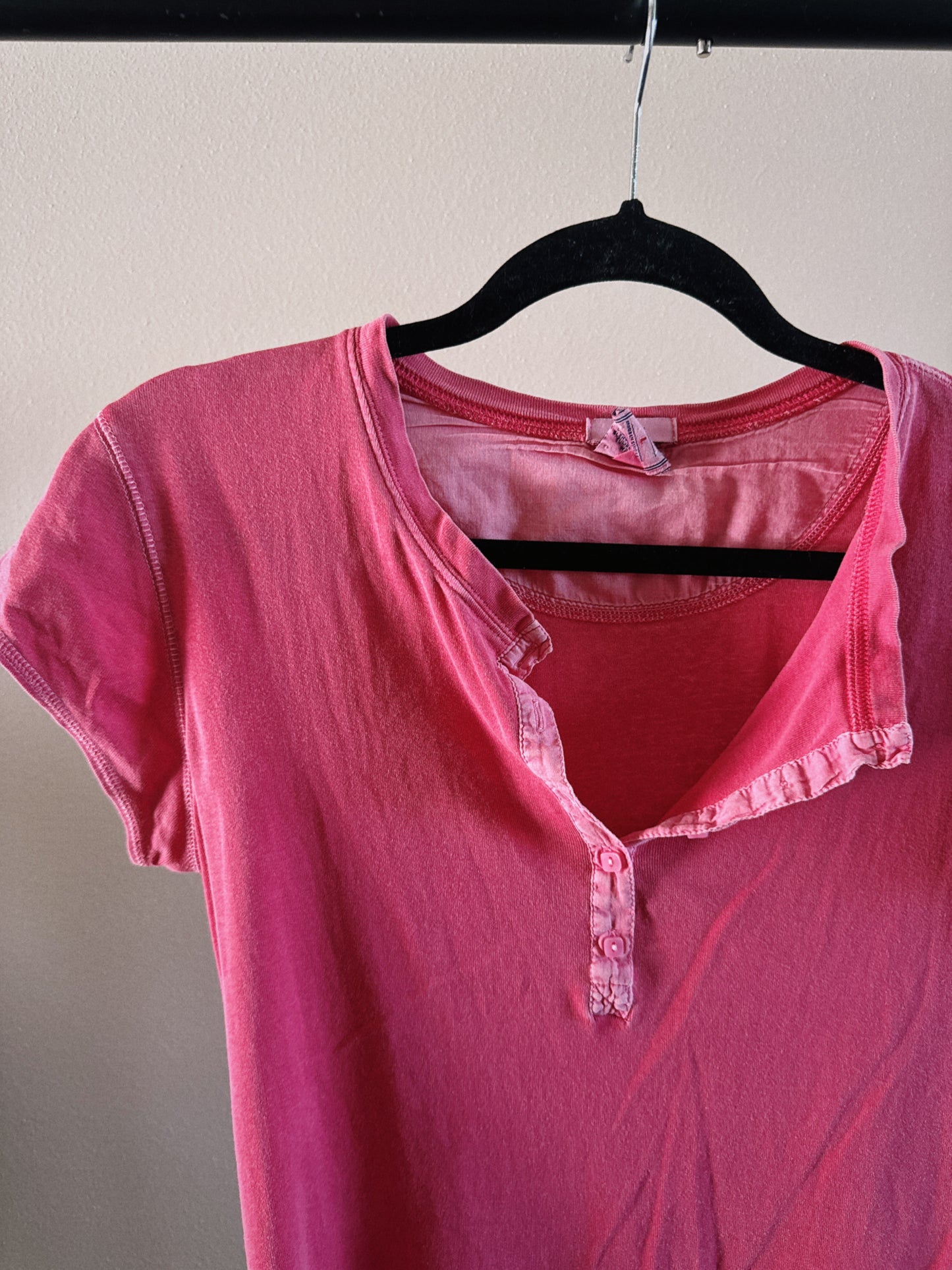 pink v neck tee