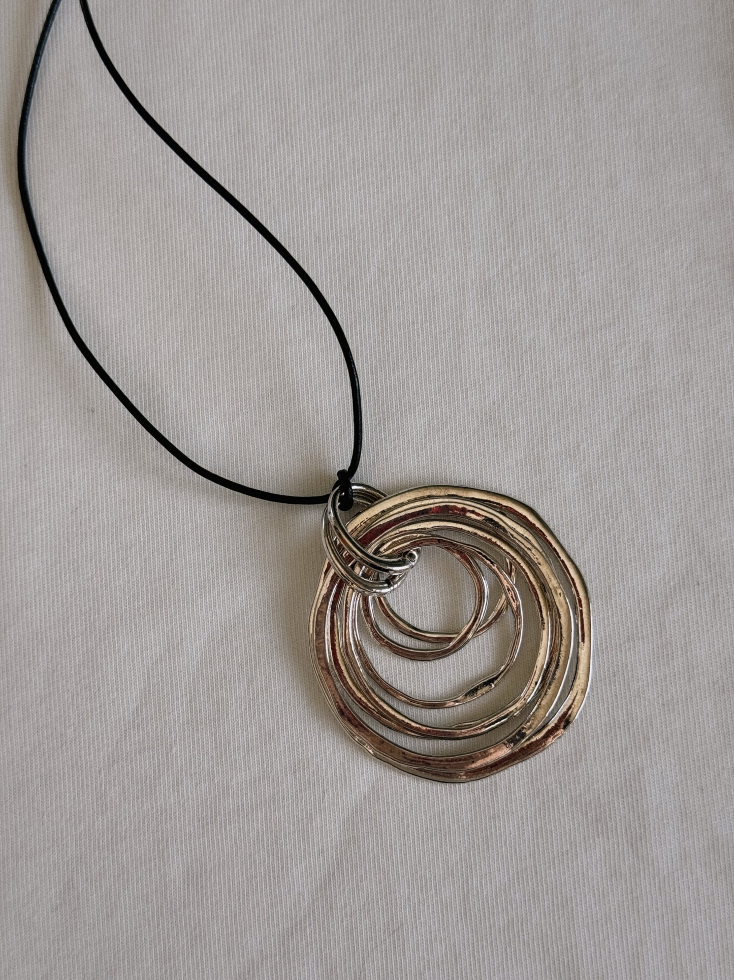silver geometric pendant necklace