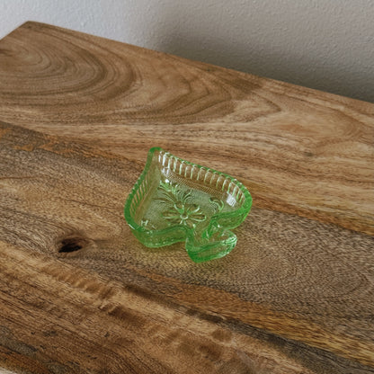 vintage green spade dish/ashtray
