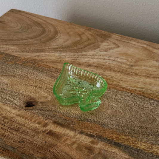 vintage green spade dish/ashtray