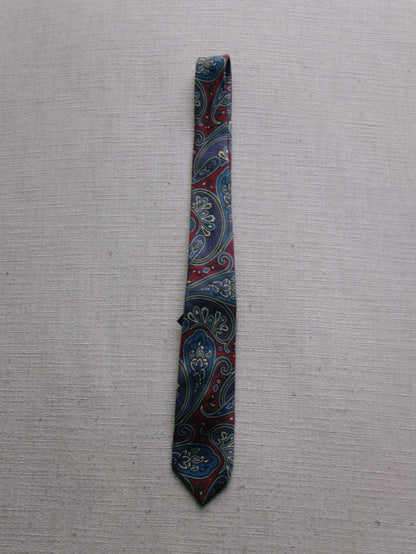 vintage motif tie