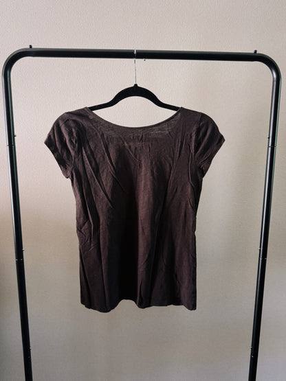 brown short sleeve top