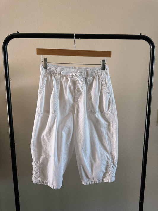 white cotton capri